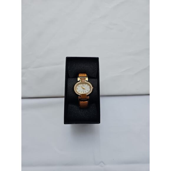 Gruen Womens Wrist Watch Tan Alligator Look Bracelet Band White Face Quartz - Picture 2 of 9